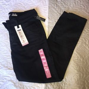 Levi’s black low rise jegging